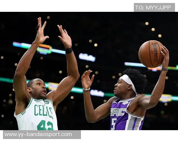 卡斯尔谈三后卫阵容福克斯哈珀球商高助球队发展